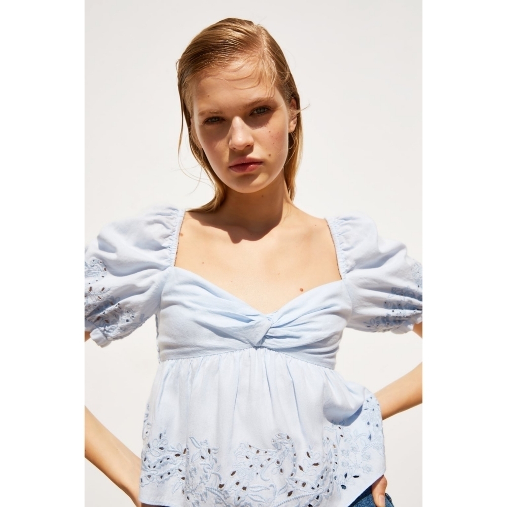 ZARA // ltd ed blue eyelet puff sleeve twist sweetheart neckline peplum top